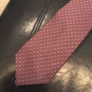 Beautiful 100% Silk.Like new.Burgundy/black design